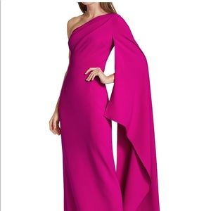 Teri Jon by Rickie Freeman
One-Shoulder Crepe Gown! Beautiful, elegant